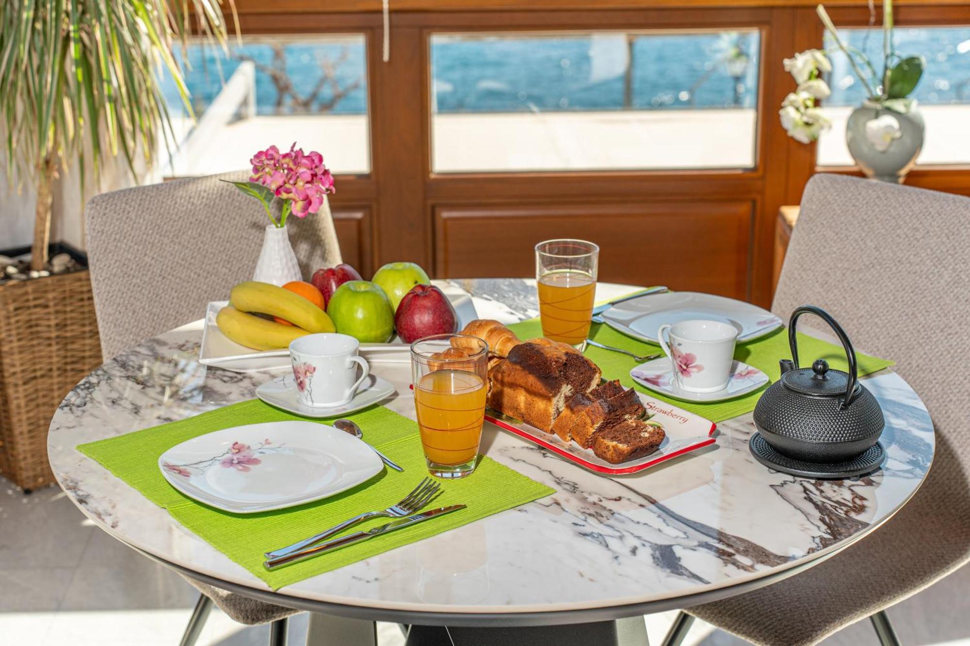 Sea Rock Apartment Agia Efimia Екстериор снимка