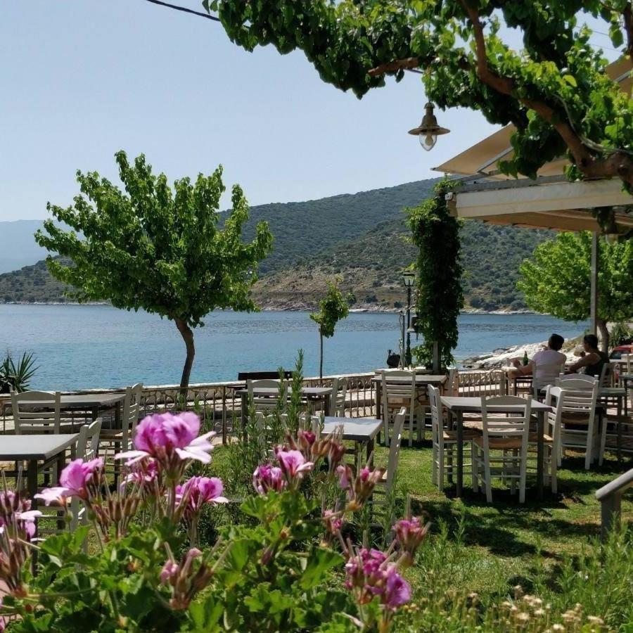 Sea Rock Apartment Agia Efimia Екстериор снимка